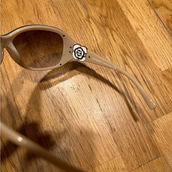 Chanel Camilla Flower Vintage Aviator Hinge Wrap Around Sunglasses Beige - Picture 8 of 10